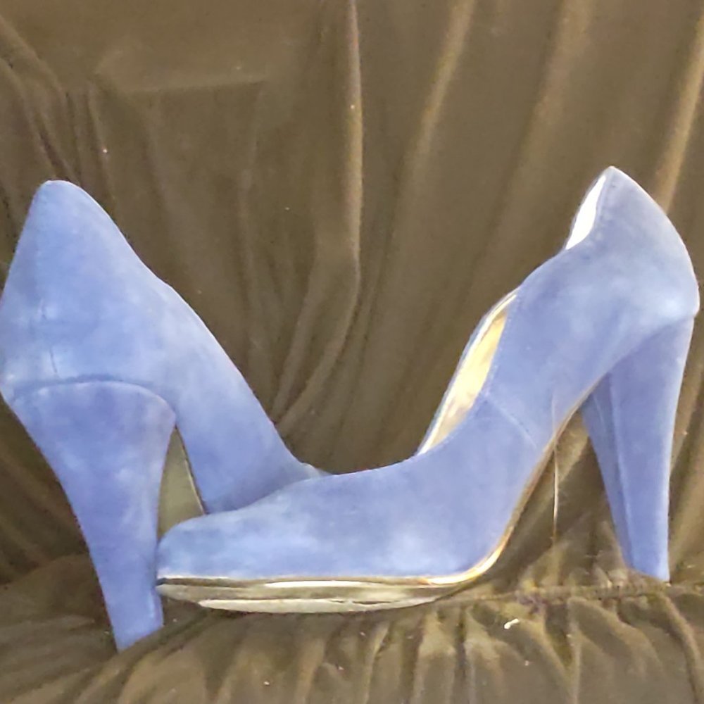 Open Box - Guess Roberto Viani - Royal Blue Suede - size 6.5